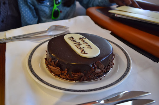 The mesmerising Singapore Airlines Suites | SYD-SIN-HKG